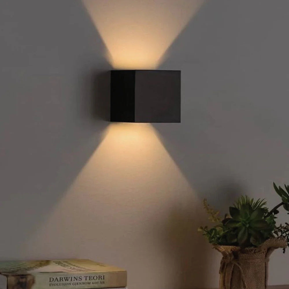 Casa Solaro™ Adjustable Wall Light