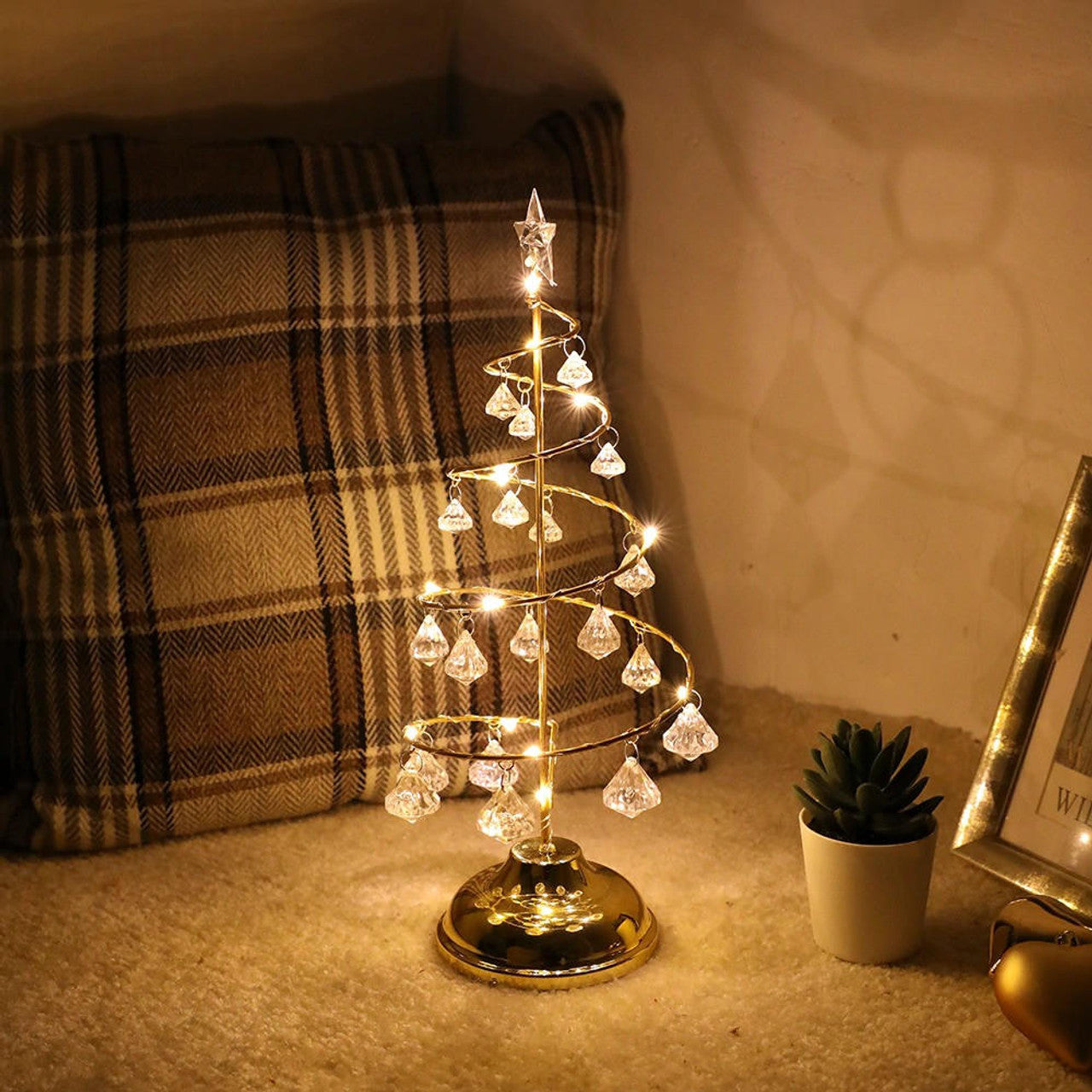 The Twinkling Christmas Tree by Casa Solaro™