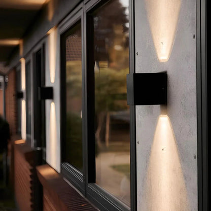 Casa Solaro™ Adjustable Wall Light