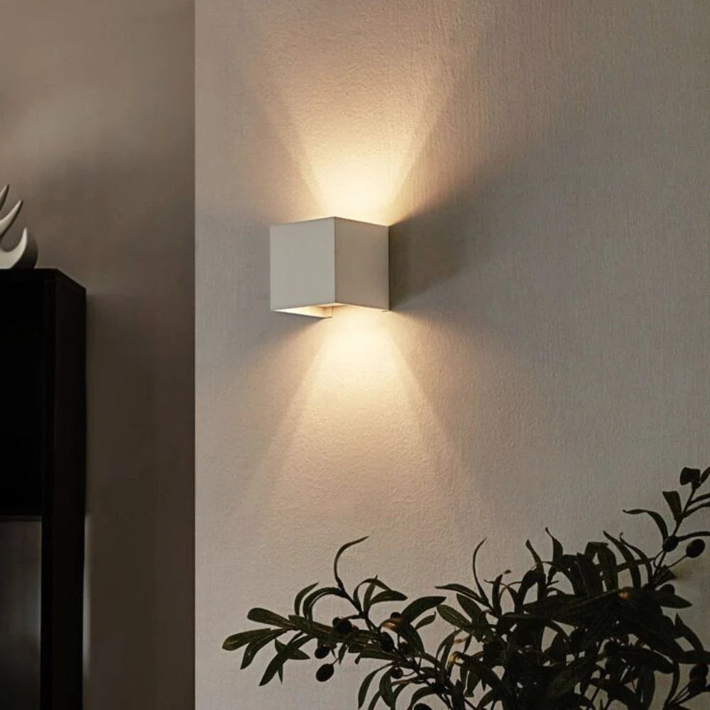 Casa Solaro™ Adjustable Wall Light