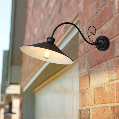 Rayen Vintage Outdoor Wall Lamp