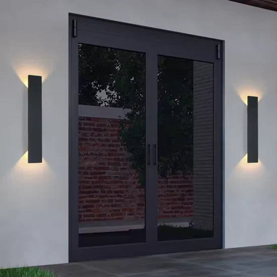 Xyrov Aluminum Wall Lamp