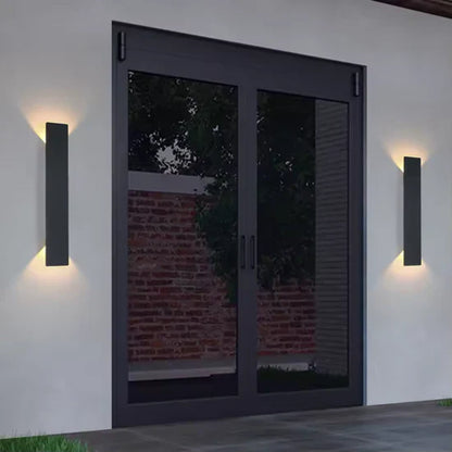 Xyrov Aluminum Wall Lamp