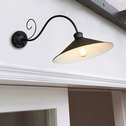 Rayen Vintage Outdoor Wall Lamp