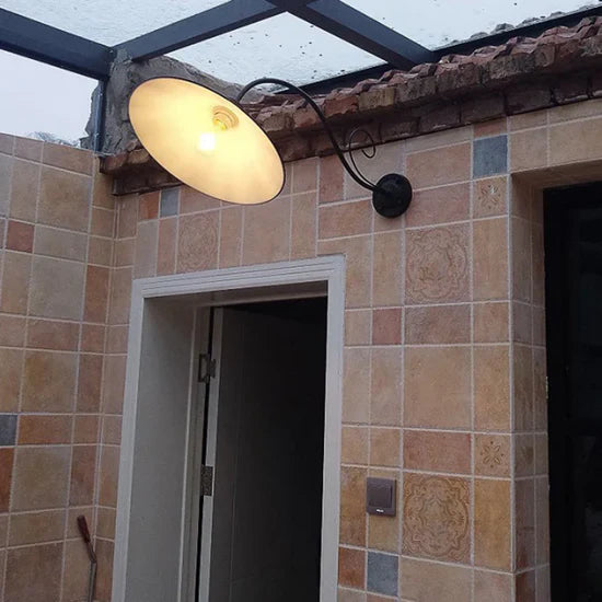 Rayen Vintage Outdoor Wall Lamp