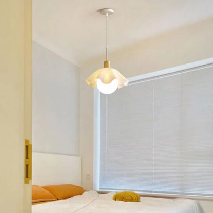 Numa Flower-shaped pendant lamp