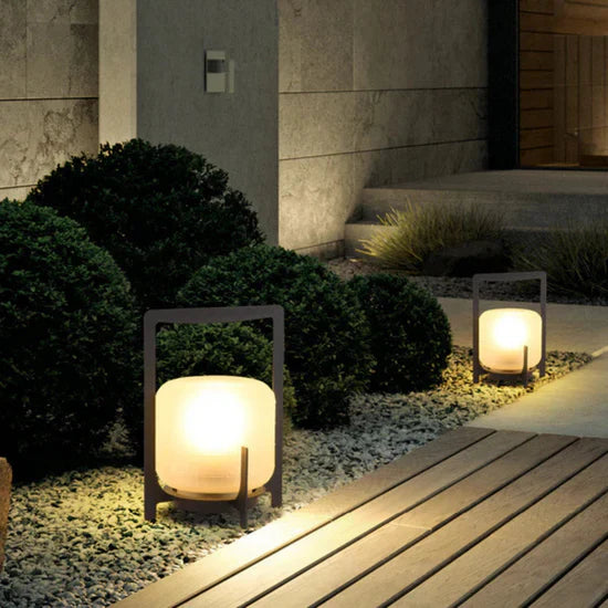 Solis Energy-efficient Solar Outdoor Lamp