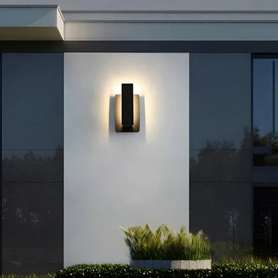 Lyrux Minimalist LED Outdoor Lamp