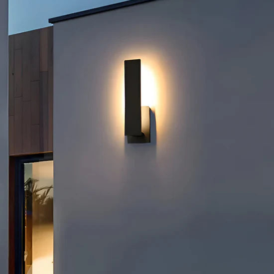 Lyrux Minimalist LED Outdoor Lamp