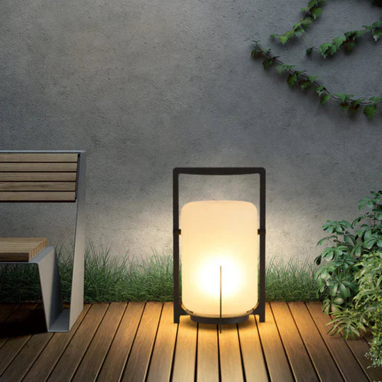 Solis Energy-efficient Solar Outdoor Lamp