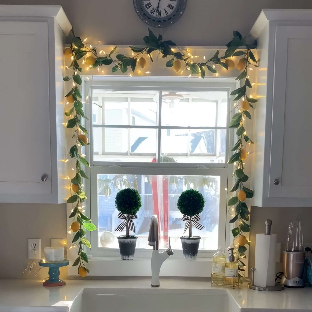 Twinkling Tree Glistening Garlands by Casa Solaro™