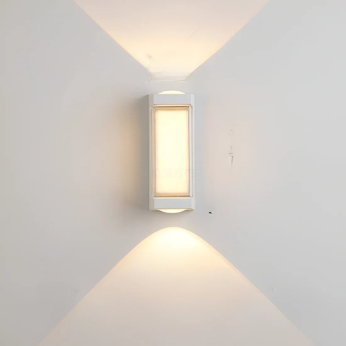 Renara Modern Outdoor Wall Lamp