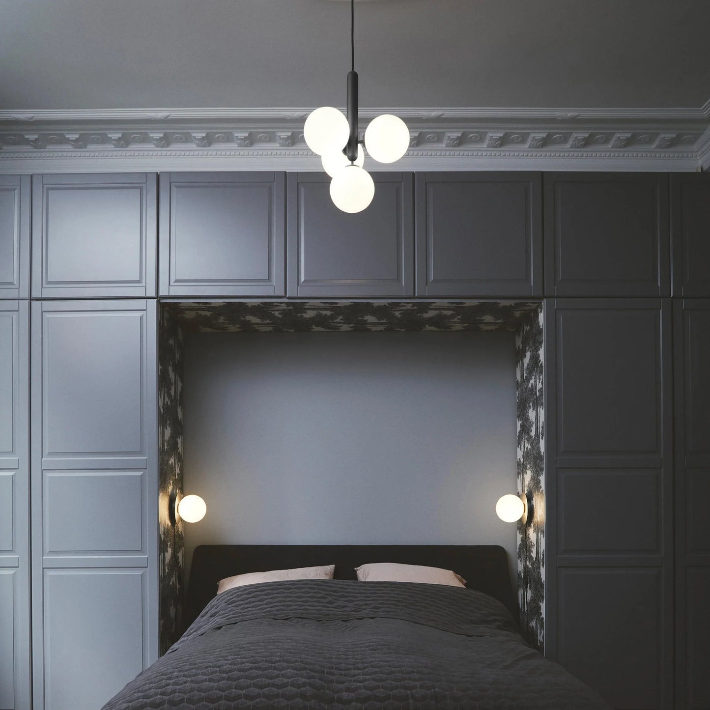 Aethera Modern Glass Pendant Lamp