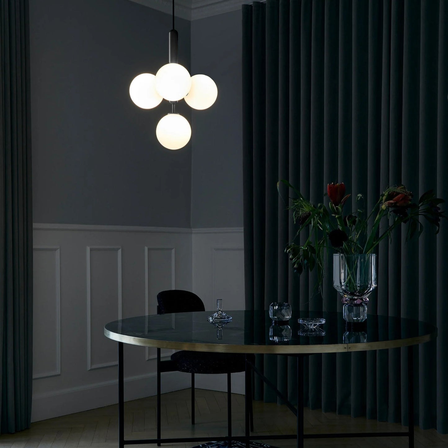 Aethera Modern Glass Pendant Lamp