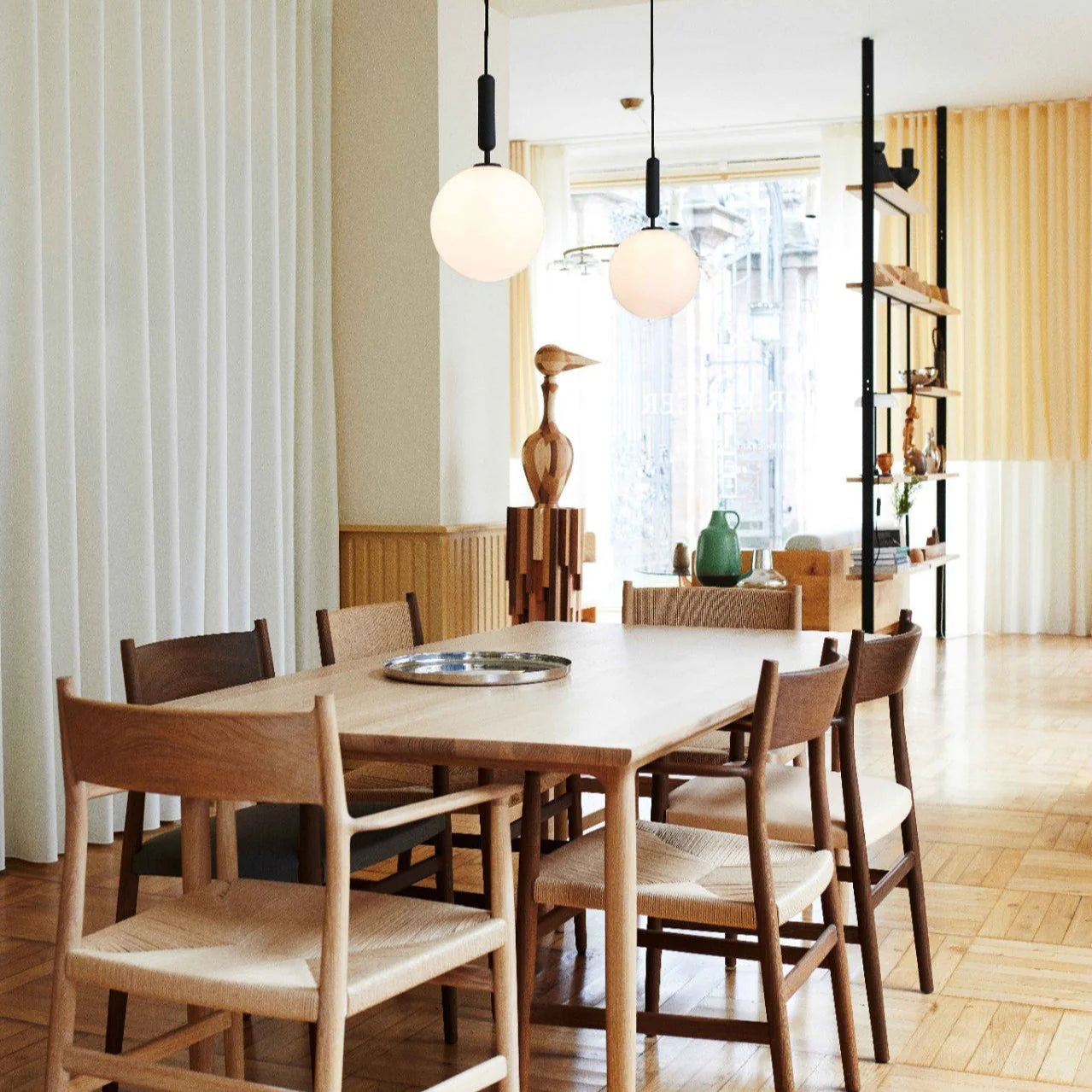 Aethera Modern Glass Pendant Lamp