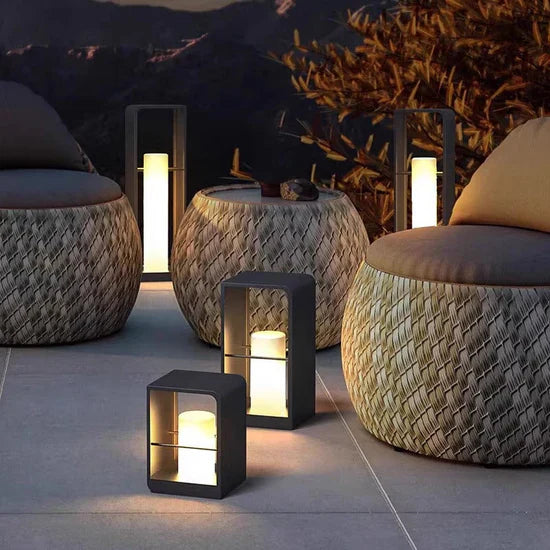 Selaris Solar Powered Garden Lamp