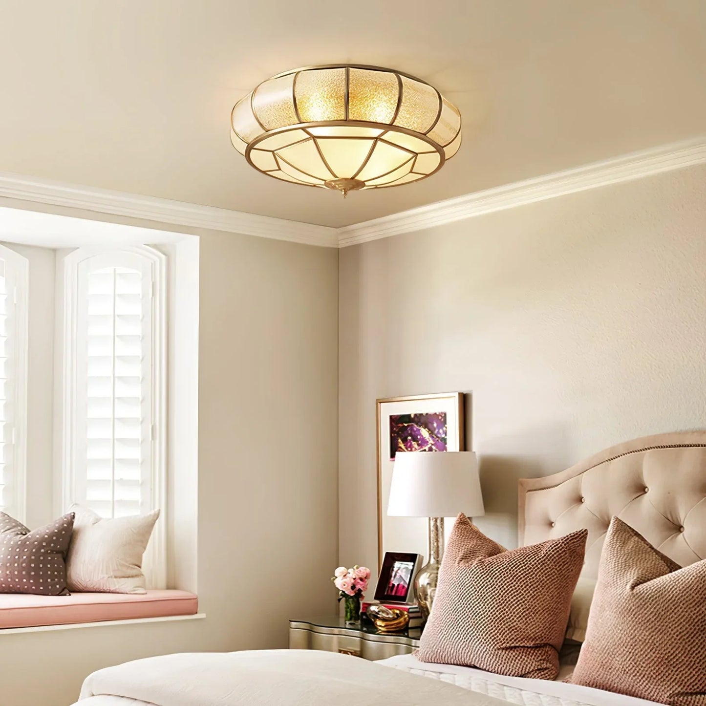 Delmira Round Ceiling Lamp in Structured Glass