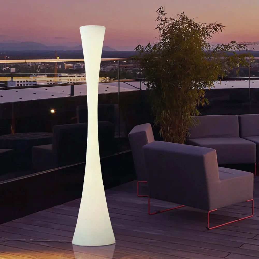 SunSpire Outdoor Lamp